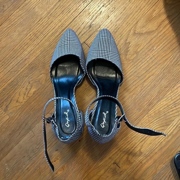 Unique Houndstooth Heels - Picture 3 of 4